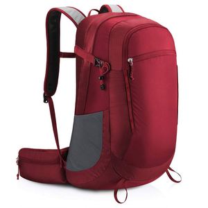 Mochila Roja Impermeable de Alta Calidad para Senderismo y Camping - Product Image 2