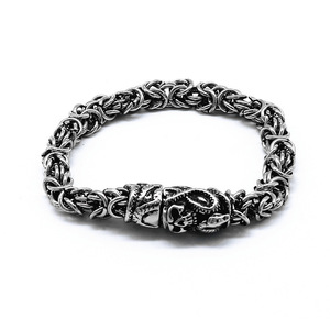 Yunnique Pulsera de acero de titanio con calavera de serpiente para hombre, cierre magnético, regalo del zodiaco animal, joyería - Product Image 1