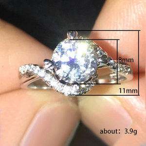 Anello Elegante e Semplice per Donne, Accessorio alla Moda per Uso Quotidiano, Gioiello Versatile per Diverse Occasioni - Product Image 3