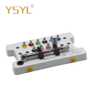 Kit de 9 instruments cliniques universels de marque YSYL à prix fixe avec boîte de stérilisation pour implants dentaires - Product Image 4