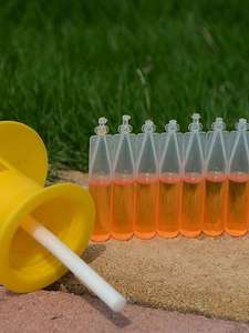 Pequeño 2ml Orchard Fruit Fly Atrayente Melon Fly y Needle Bee Atrayente para equipos de cría de animales - Product Image 3