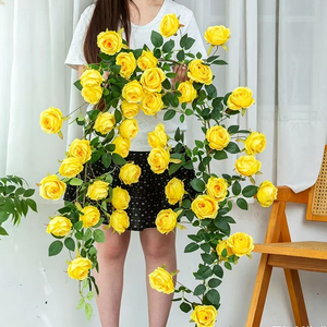 Rose artificielle suspendue de haute qualité 1,73 m, en soie, faite à la main, douce, moderne, longue durée, fleurs roses, rouges et blanches pour la maison - Product Image 1