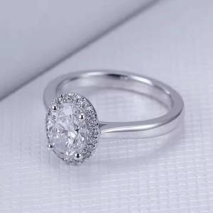 Anillo de Diamante Moissanita de Plata de Ley 925 de Primera Calidad para Boda, Compromiso, Aniversario y Colección de Joyería Fina - Product Image 1