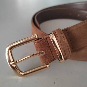 <span class=keywords><strong>Ceinture</strong></span> pour <span class=keywords><strong>femme</strong></span> en cuir de vachette suédé haut de gamme avec boucle en alliage - Product Image 4