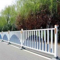 Barrière de sécurité modulaire pour piétons urbains, clôture de séparation routière en PVC blanc avec âme en acier, fabrication en usine