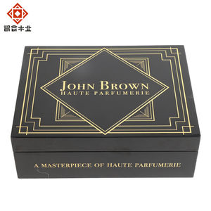 Caja de perfume de madera MDF de lujo, juego de botellas de perfume, paquete de regalo personalizado, caja de perfume de madera negra con detalles en relieve. - Product Image 3