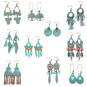 Boucles d'oreilles pendantes bohèmes à pompons en alliage plaqué bronze antique pour femme, bijoux de fête tendance 2025 - Product Image 5