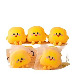 ของเล่นบีบตุ๊กตาคนเล็กสีเหลือง TPR ขนาด 10 ซม. ของขวัญคลายเครียดสุดสร้างสรรค์สำหรับเด็กอายุ 6 ปีขึ้นไป สนุกสนานและผ่อนคลาย - Product Image 2