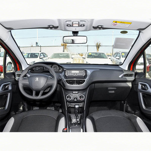 SUV familial compact d'<span class=keywords><strong>occasion</strong></span> <span class=keywords><strong>Peugeot</strong></span> <span class=keywords><strong>2008</strong></span> 2018 1.6L <span class=keywords><strong>Automatique</strong></span> 2 roues motrices Faible kilométrage Bon état Voiture de ville - Product Image 5