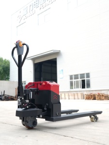 Transpalette Électrique 1,5T avec Batterie Plomb-Acide, Pneus Pleins et Mât Monophasé pour le Chargement en Usine - Product Image 1