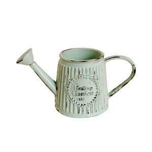 Bouilloire d'arrosage miniature rétro pour maison de poupée modèle de scène de nourriture et de jeu accessoires de maison de poupée mini bouilloire d'arrosage de jardin - Product Image 1