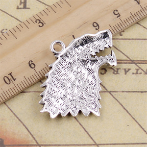 Charms Ice and Fire Dire <span class=keywords><strong>Wolf</strong></span> 32x44mm Ajuste hecho a mano, colgantes de Color plata tibetana Vintage, DIY para collar de pulsera - Product Image 3