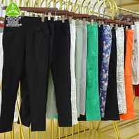Vente en Gros de Vêtements d'Occasion en Balles, Pantalons en Coton pour Femmes, Lots de Vêtements Usagés dans une Variété de Styles et Tailles