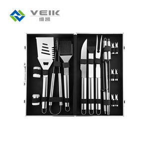 Set di utensili per <span class=keywords><strong>barbecue</strong></span> <span class=keywords><strong>in</strong></span> acciaio inossidabile di alta qualità con manico <span class=keywords><strong>in</strong></span> TPR spatole di resistenza al calore con Logo personalizzato per <span class=keywords><strong>barbecue</strong></span> da <span class=keywords><strong>campeggio</strong></span> all'aperto - Product Image 1