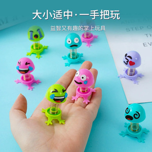 Giocattoli Promozionali all'Ingrosso, Mini Accessori Auto in Plastica a Forma di Cartone Animato, Giocattolo Decorativo per Auto con Testa Oscillante per <span class=keywords><strong>Capsule</strong></span> da 45mm - Product Image 3