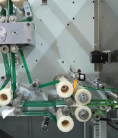 Machine automatique de compression de tissu spunlace, équipement de production de lingettes jetables