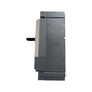 Interruptor Automático NSC400K 3P 320A 100% Nuevo y Original con Materiales de Cobre y Plástico para Uso Industrial - Product Image 5