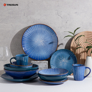 Juego de vajilla de gres con esmalte reactivo y rayas diagonales pintadas a mano, platos y tazas con rayas inclinadas y cuencos negros sólidos - Product Image 6