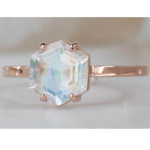 Anillo de Plata de Ley 925 con Piedra Lunar Arcoíris de Corte Hexagonal, Estilo Clásico, para Bodas, Fiestas o Aniversarios - Product Image 3