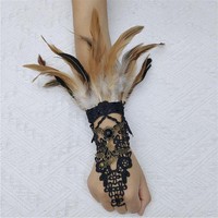 Bracelet vintage en dentelle noire avec plumes multicolores pour carnaval, déguisement, fête à thème, performance, ornement de main