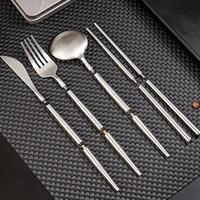 Ensemble de couverts en acier inoxydable pliable et détachable avec poche pour baguettes, ensemble de couverts de voyage réutilisable pour le camping