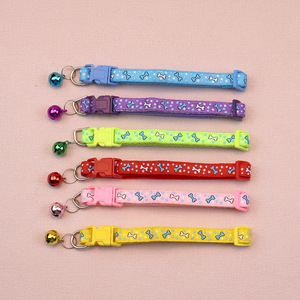 Collar de perro de nailon con estampado de leopardo para cachorros pequeños de moda campana pequeña de color plástico recubierto para gatos - Product Image 2