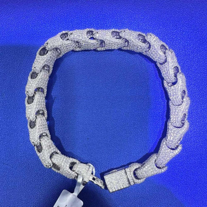 Pulsera de plata de ley 925 con diamantes cultivados en laboratorio y moissanita, diseño de eslabones cubanos, estilo Iced Out, para hombres y mujeres que aman el lujo. - Product Image 4