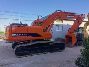 รถขุดมือสอง DOOSAN 220LC-7 225 300 และรถขุดไฮดรอลิกแบบตีนตะขาบ Cat 330dl ในเซี่ยงไฮ้สำหรับคลังสินค้า - Product Image 3
