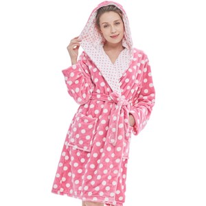 Accappatoio Invernale Oversize in Peluche per Donna, Comodo e Caldo, Stampa Elegante in Flanella, Pigiama Lungo ODM - Product Image 5