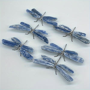 Ornement en cristal de Kyanite naturel sculpté à la main en forme de libellule, détails complexes des ailes, décoration intérieure en cristal, décoration libellule - Product Image 6