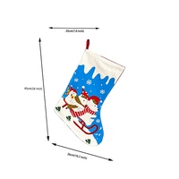 Nouvelles chaussettes de Noël en polyester brodées tendance, grande capacité, sac cadeau suspendu avec un design traditionnel