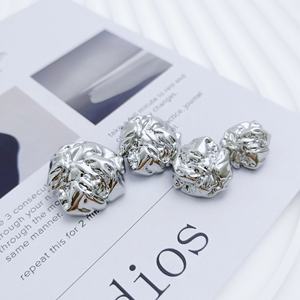 असामान्य शैली आयताकार पैटर्न पर्यावरण के अनुकूल फ्लैबैक धातु बटन जस्ता मिश्र धातु धातु के बटन जस्ता मिश्र धातु से सजाए गए गैंडे - Product Image 3