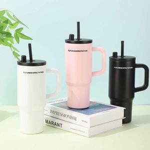 Gobelet de voyage pour voiture 24oz 720ml, isotherme à double paroi, avec couvercle et paille, antidérapant pour la conduite - Product Image 5