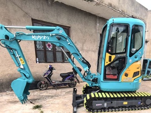 รถขุดมือสอง Kubota U25 ขนาด 2.5 ตัน แบบตีนตะขาบ ชั่วโมงการใช้งานต่ำ พร้อมหัวต่อแบบ Quick Coupler และหัวเจาะแบบ Thumb Attachment - Product Image 2