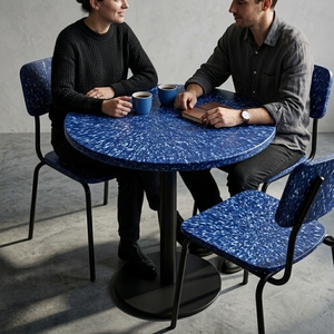 Mesa Redonda Reciclada, Sostenible y Duradera, con Superficie Resistente al Agua, para Cafeterías - Product Image 3