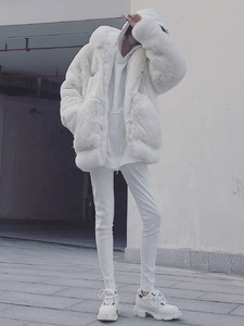 Manteau gris populaire INS 2020 pour femmes, nouveau sweat à capuche épais style bonhomme de neige, <span class=keywords><strong>imitation</strong></span> <span class=keywords><strong>fourrure</strong></span> de lapin Rex, ample, tissé à carreaux, court pour l'hiver - Product Image 4