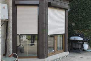 <span class=keywords><strong>Volet</strong></span> <span class=keywords><strong>roulant</strong></span> motorisé commercial/industriel pour l'extérieur <span class=keywords><strong>Volet</strong></span> <span class=keywords><strong>roulant</strong></span> pour <span class=keywords><strong>porte</strong></span> <span class=keywords><strong>de</strong></span> gargade <span class=keywords><strong>de</strong></span> sécurité Volets roulants en alliage d'aluminium - Product Image 4
