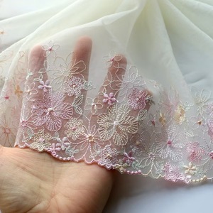 Raffinata Applicazione in <span class=keywords><strong>Pizzo</strong></span> Floreale a Rete in Oro Giallo con Motivo a Foglie in Tulle per Abiti da Sposa, Scarpe, Borse e Accessori - Product Image 3