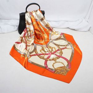 Pañuelo Cuadrado de Seda Satén de 90 cm con Estampado de Leopardo Clásico y Colorido, Hiyab Musulmán, Pañuelos para Mujer YHK0068 - Product Image 6