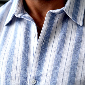 Camicia Estiva Casual da Uomo a Maniche Corte a Righe Blu e Bianche in Misto Lino con Bottoni, OEM, MOQ Basso, Vendita all'Ingrosso - Product Image 4