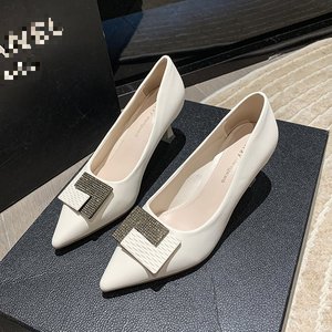 <span class=keywords><strong>Scarpe</strong></span> da <span class=keywords><strong>Donna</strong></span> Eleganti in Vera Pelle con <span class=keywords><strong>Tacco</strong></span> Alto, Sexy e alla Moda, con <span class=keywords><strong>Borchie</strong></span> e Punta Affusolata - Product Image 5