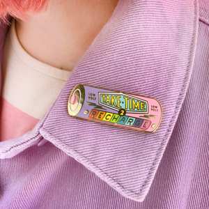 Pins de solapa de metal esmaltado con forma de batería recargable, personalizados, hermosos, coloridos, de dibujos animados, recordatorio de salud mental, esmalte duro - Product Image 4