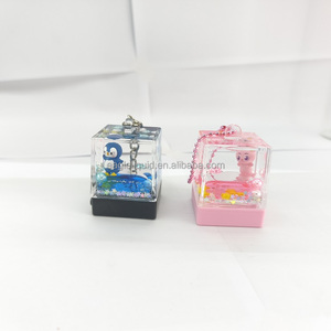 Portachiavi Cubo LED <span class=keywords><strong>Mini</strong></span> Creativo Personalizzato OEM ODM con Glitter e Sequin, Souvenir Galleggiante con Sabbia Liquida, Giocattolo Regalo - Product Image 5