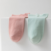 Logo personnalisé Chaussettes d'été à col ras du cou unisexes Chaussettes pour enfants en coton fin avec poignets tissés transparents Service OEM disponible
