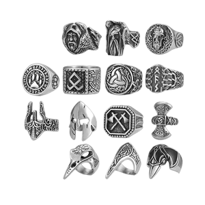 Vente en gros de nouvelles conceptions de bagues en acier inoxydable de style vintage, <span class=keywords><strong>lot</strong></span> de tailles mixtes, motifs variés, plaquées or, pour hommes, bijoux de mariage et cadeaux - Product Image 4
