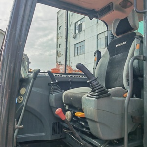 Offre Spéciale : Mini-Excavatrice sur Chenilles d'Occasion Doosan DX60-9C, 6 Tonnes, Compacte, avec Moteur Diesel Stable Doosan D24C - Product Image 5