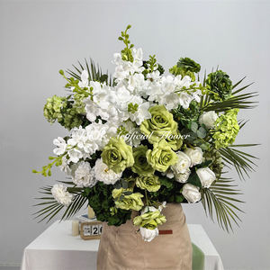 Fournitures pour fleuristes : Boules de fleurs de luxe de 50 cm, vertes et blanches, pour centres de table de mariage sur le thème de la forêt - Product Image 6