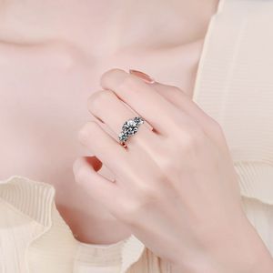 Oahlan Thời Trang Tùy Chỉnh Đồ Trang Sức 2ct Vòng Cắt <span class=keywords><strong>Vvs1</strong></span> 925 Sterling Silver Bạc Moissanite Nhẫn Đối Với Phụ Nữ Engagement Wedding - Product Image 5