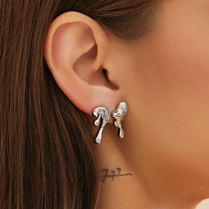 Pendientes Largos de Metal Líquido Irregular, Estilo Hip-Hop Punk, a la Moda, con Personalidad, para Mujer, Accesorios de Viaje - Product Image 1
