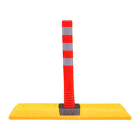 Poteau de signalisation routière flexible en TPU réfléchissant avec base jaune pour la sécurité des parkings, des allées et comme délimiteur de voies.